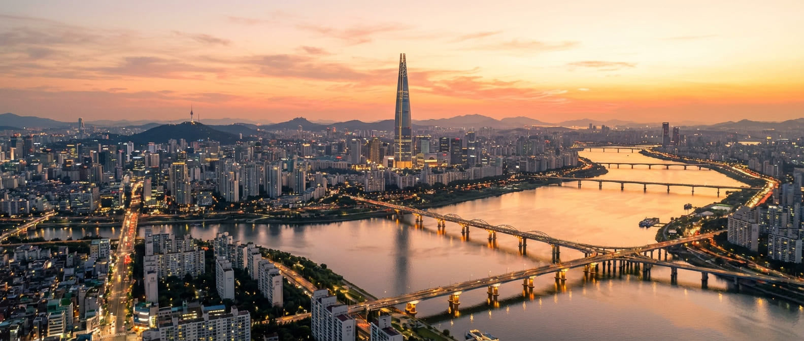 Seoul skyline with Lotte World Tower